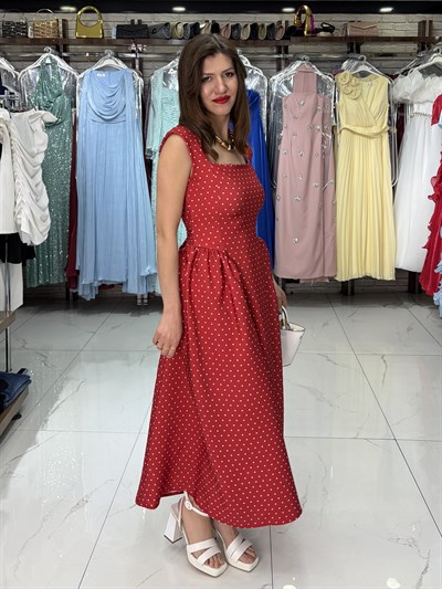 Kırmızı Puantiyeli Kuşaklı Elbise