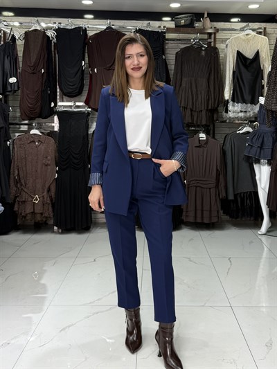 Saks Mavisi Kemerli Cep Detaylı Pantolon