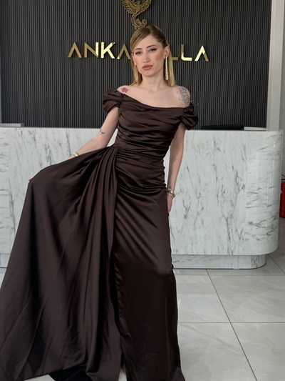 Madonna Yaka Acı Kahve Abiye