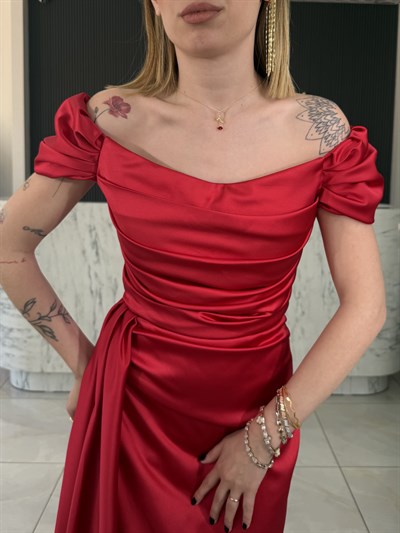 Madonna Yaka Kırmızı Abiye