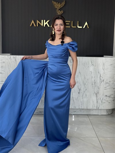 Madonna Yaka Mavi Abiye