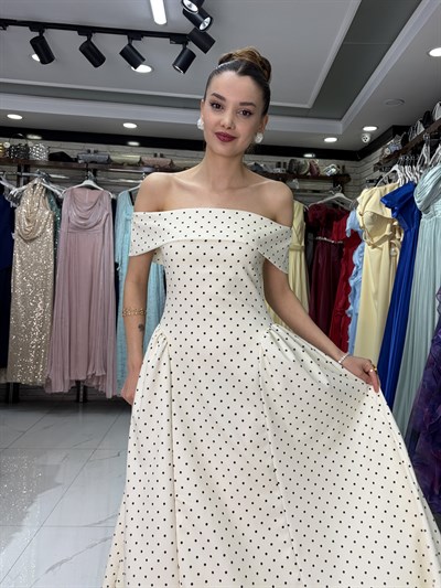 Madonna Yaka Uzun Puantiye Elbise