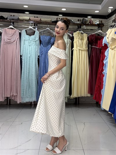 Madonna Yaka Uzun Puantiye Elbise