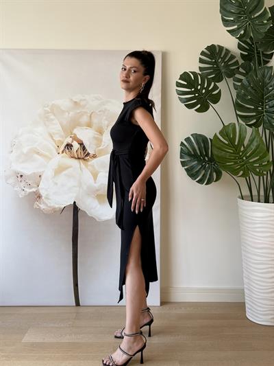 Önden Bağlamalı Siyah Elbise