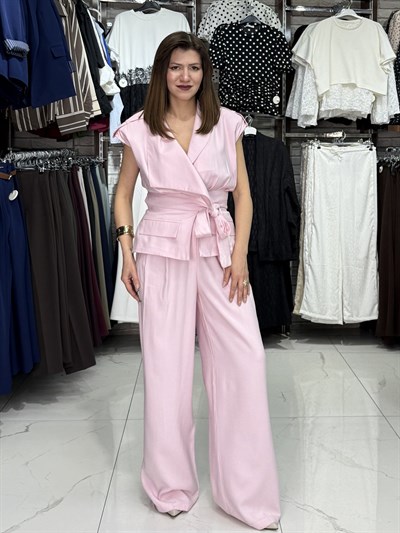Pembe Bel Kuşaklı Yelek Pantolon Takım