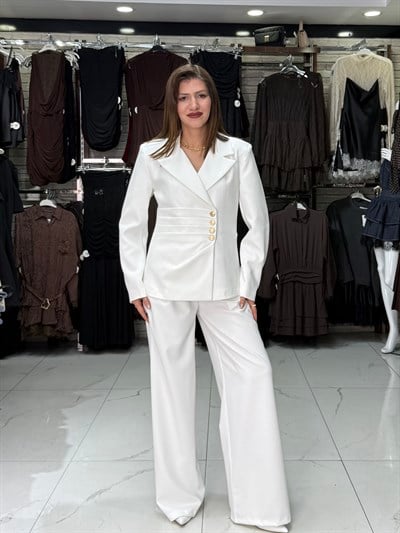 Pileli Beyaz Ceket Takım