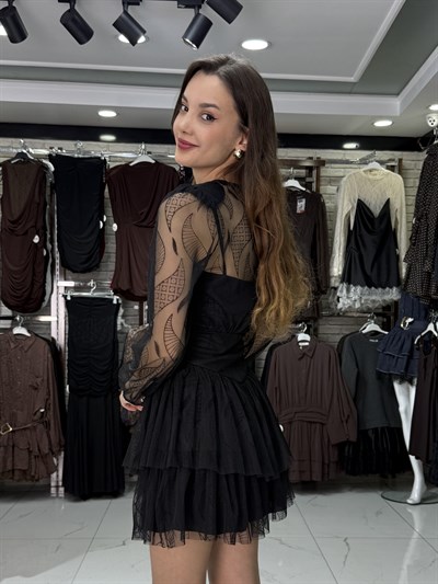 Şifon Tül Detaylı Siyah Elbise