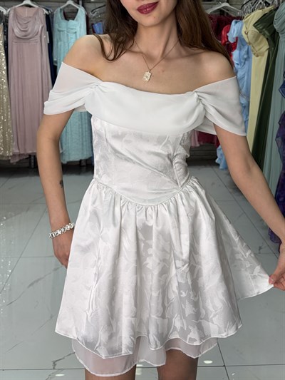 Sırt Bağlamalı Beyaz Elbise