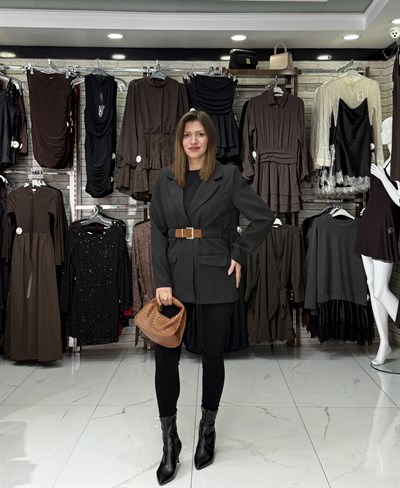 Siyah Kemer Detaylı Blazer Ceket