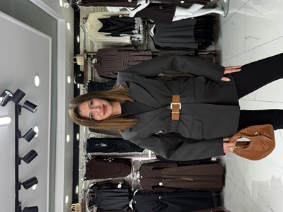 Siyah Kemer Detaylı Blazer Ceket