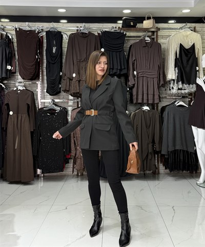 Siyah Kemer Detaylı Blazer Ceket