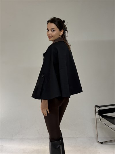 Siyah Pelerin Mont