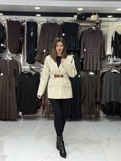 Taş Kemer Detaylı Blazer Ceket