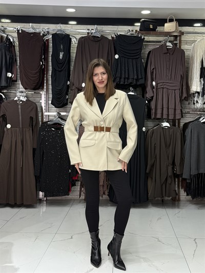 Taş Kemer Detaylı Blazer Ceket