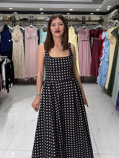 U Yaka Puantiyeli Siyah Uzun Elbise