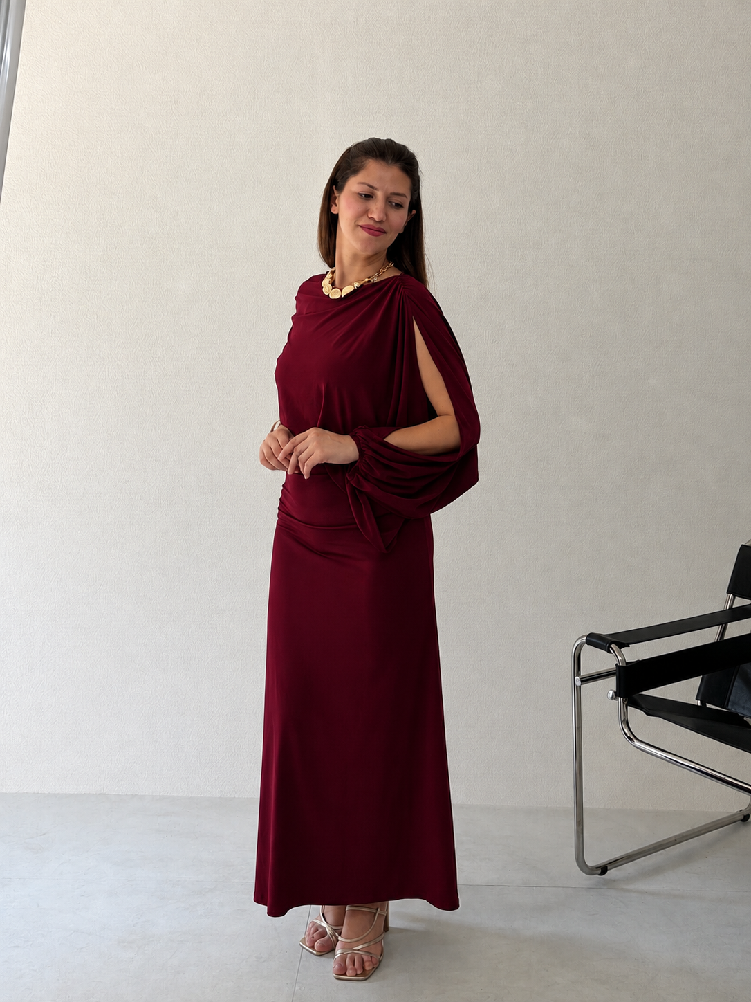 Bordo Dekolte Tek Kol Düşük Elbise · 3