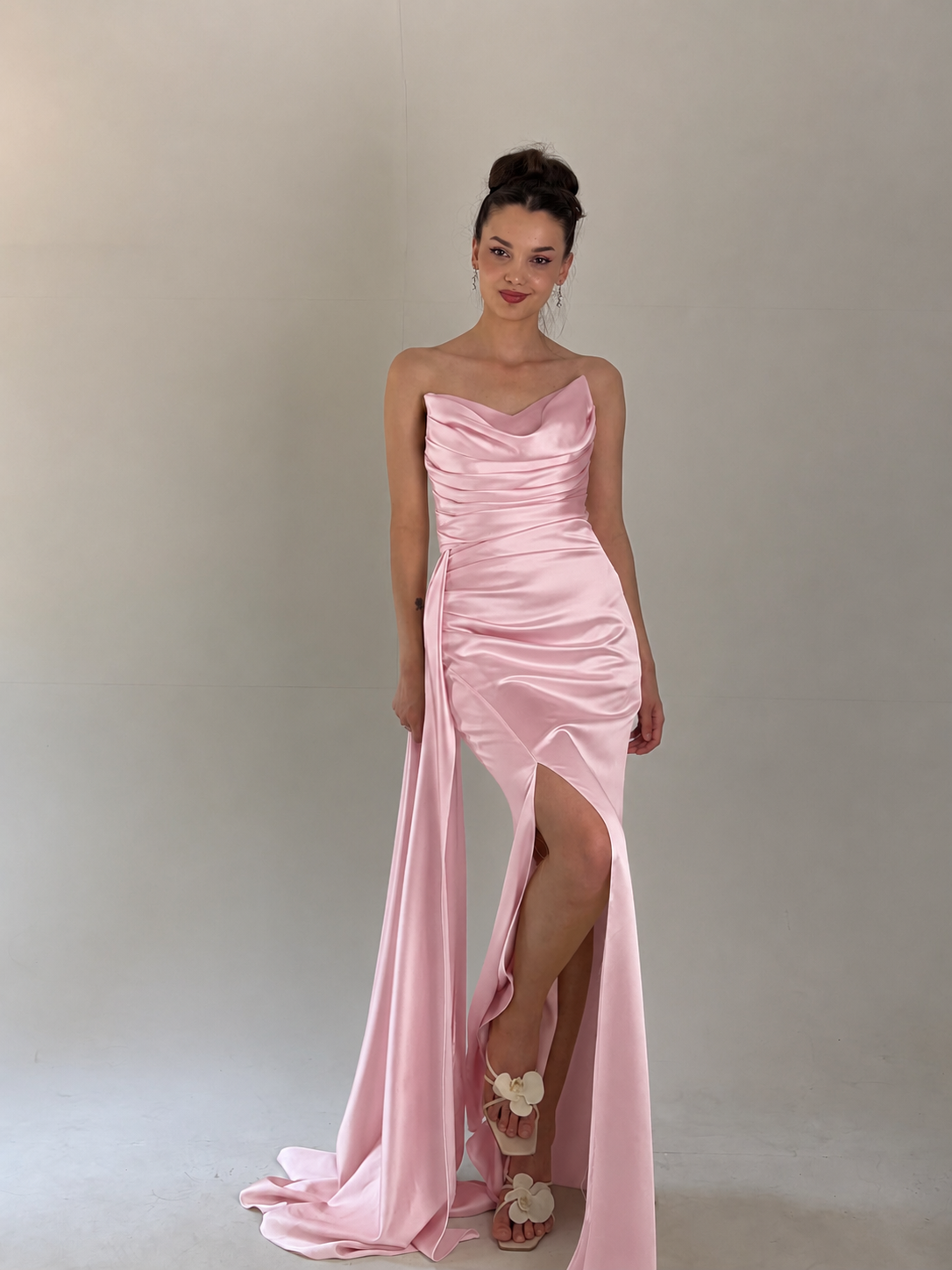 Pembe Straplez Yırtmaçlı Abiye