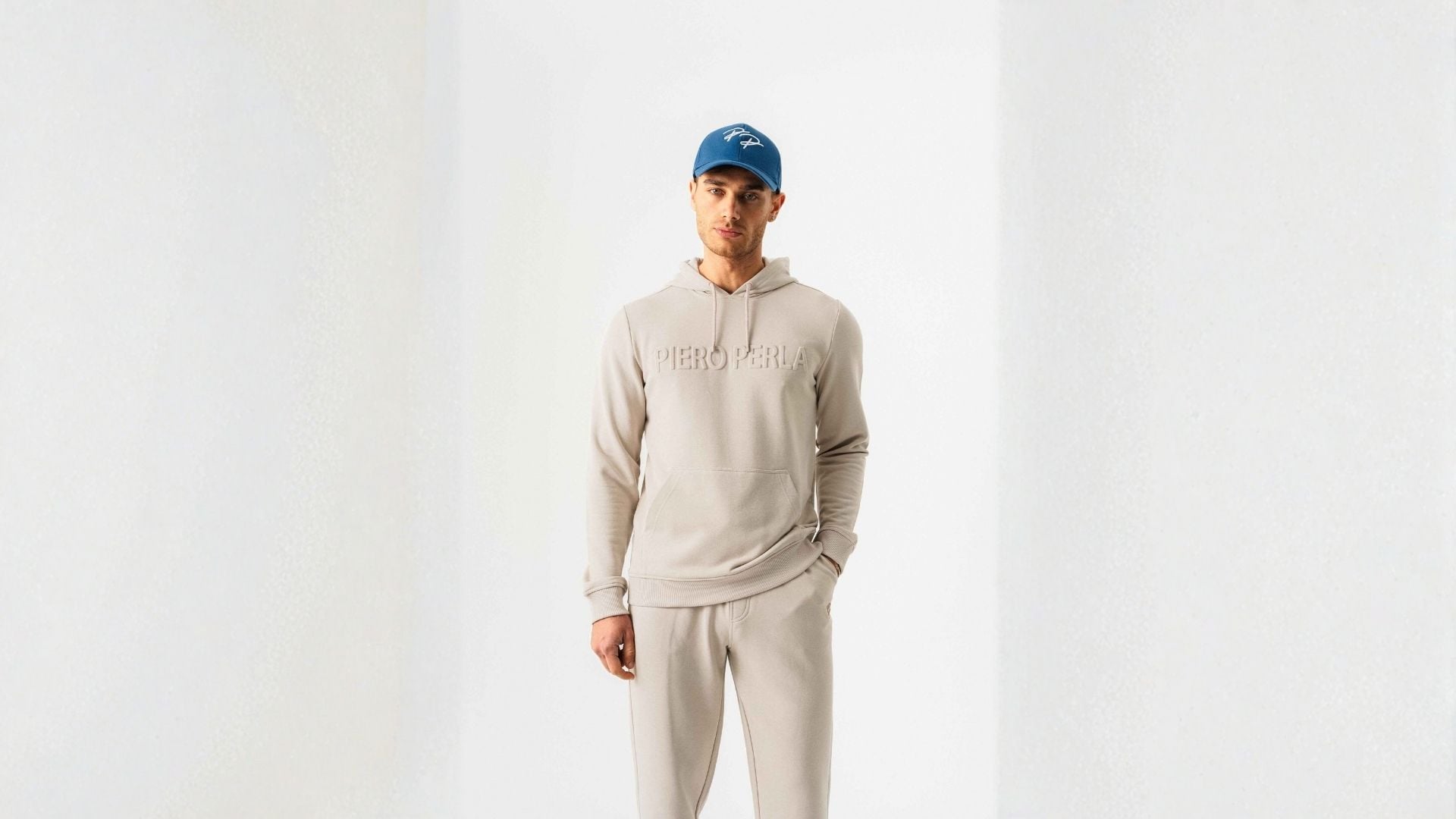 kırmızı polo yaka tişört,Polo,Polo yaka,Tişört,T-shirt,Kapüşonlu,Sweatshirt,Hoodie