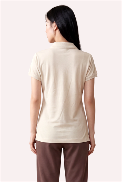 Kontür Jaguar Nakış Detaylı Slim Fit Kadın Sütlü Kahve Polo Yaka T-Shirt