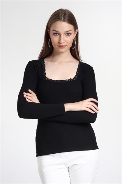 KARE YAKA DANTELLİ ÖRME BLUZ