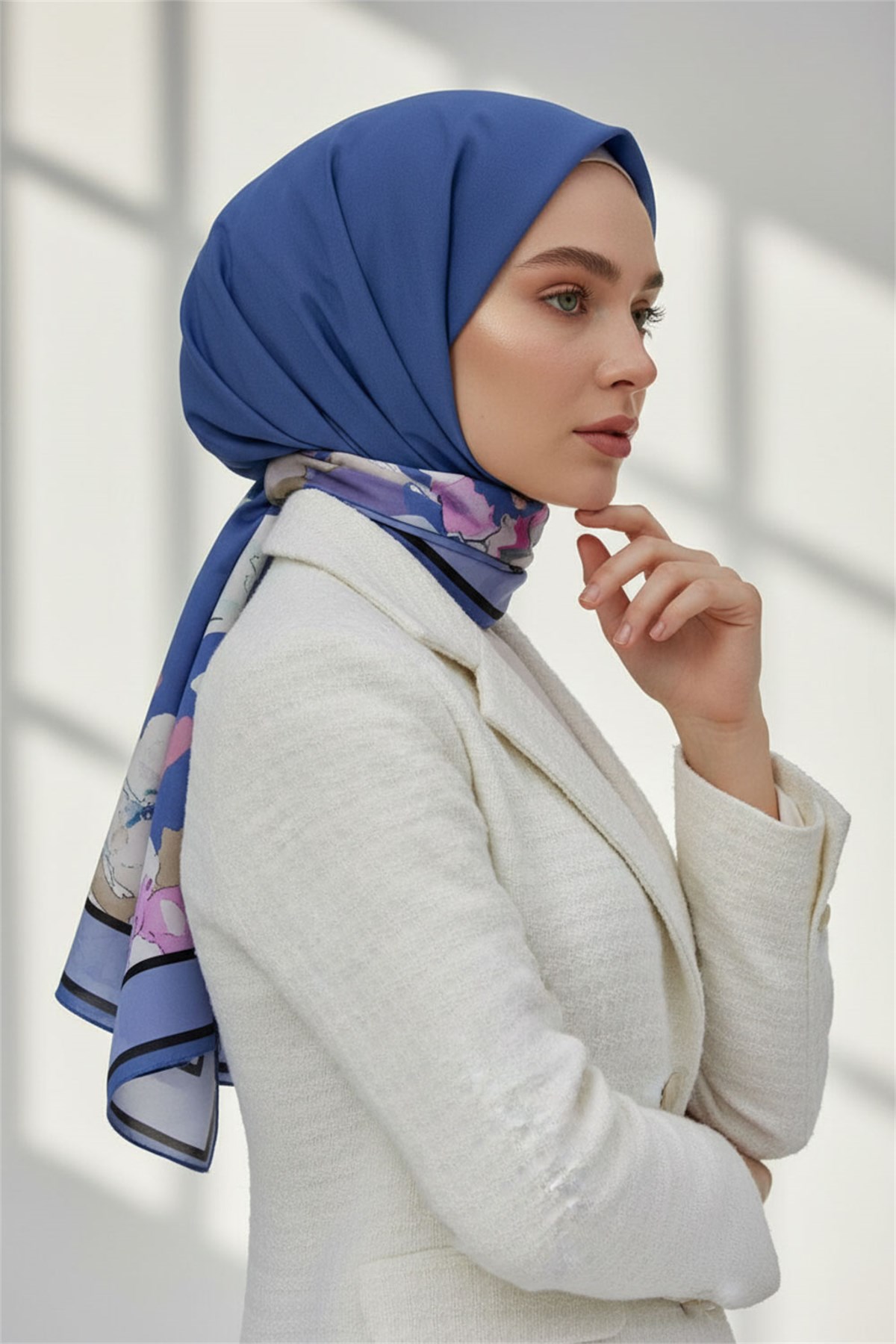 KREP ÇİÇEK DESENLİ İNDİGO - MÜRDÜM RENKLİ 75X195 KIRIŞMAZ ŞAL