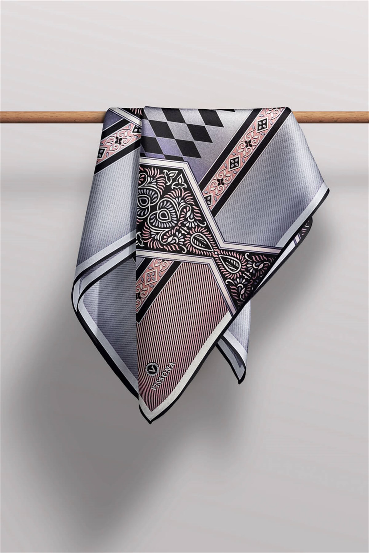 %100 Twill İpek Karo Desenli Pudra - Gri Renkli 90x90 Eşarp Dikim Şekli : El Dikişi