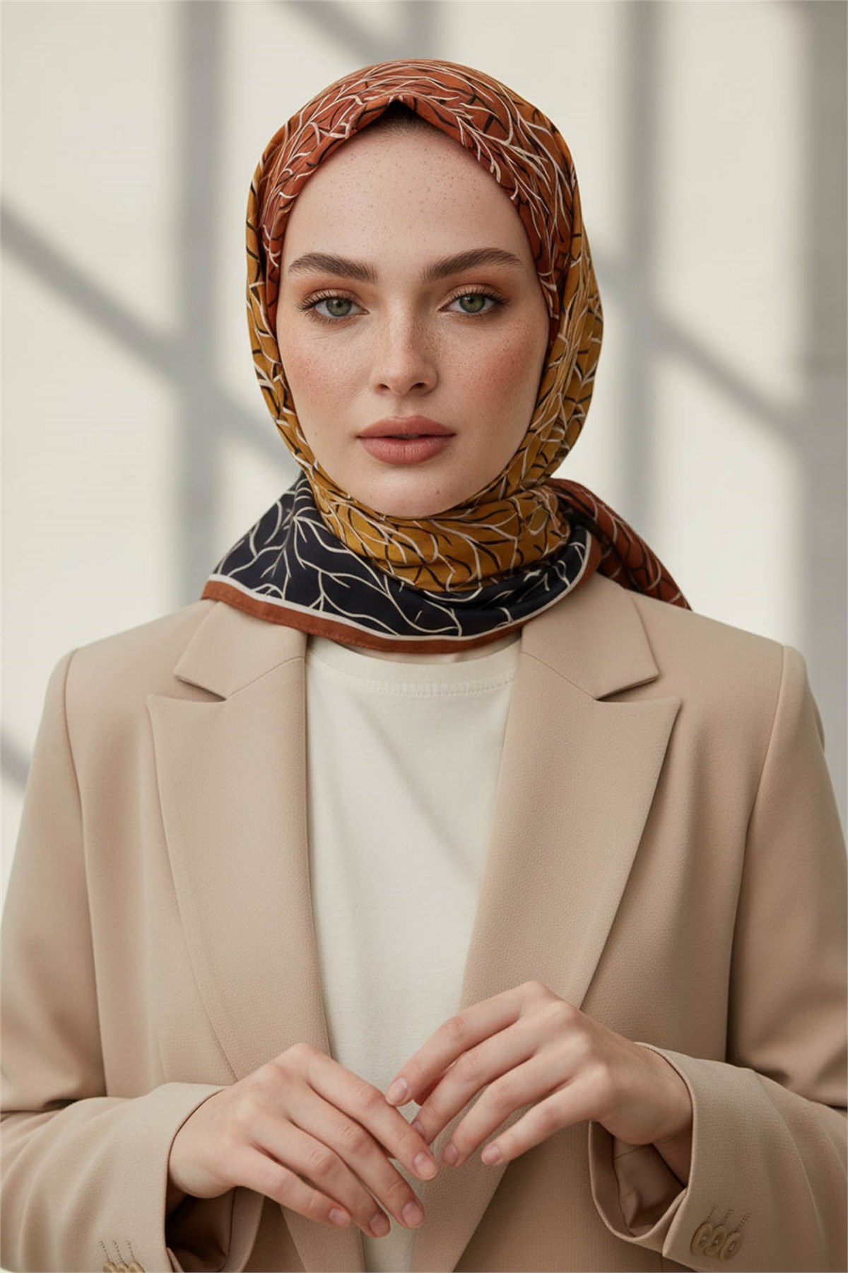 KREP GEOMETRİK DESENLİ TABA RENKLİ 75X195 KIRIŞMAZ ŞAL