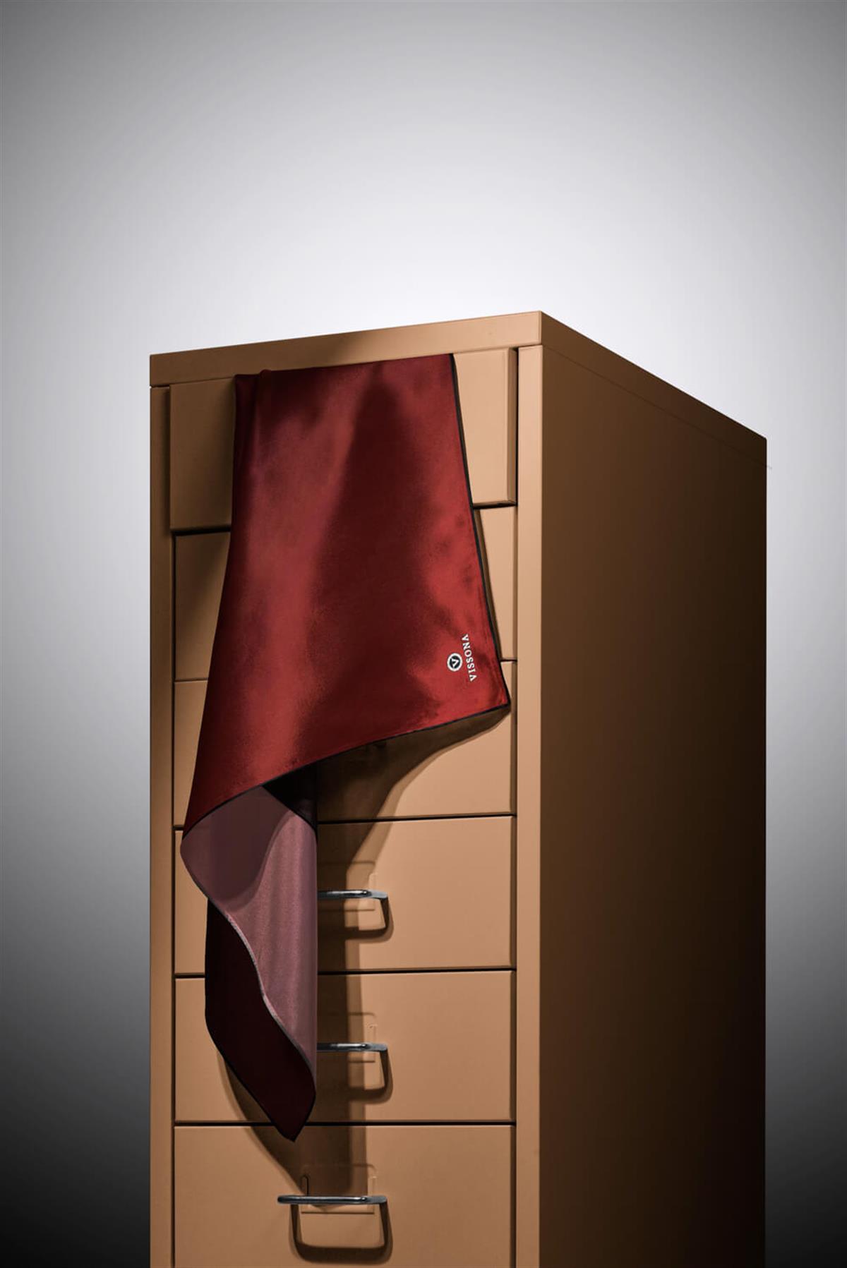 %100 Twill İpek Degrade Desenli Bordo Renkli 90x90 Eşarp Dikim Şekli : El Dikişi