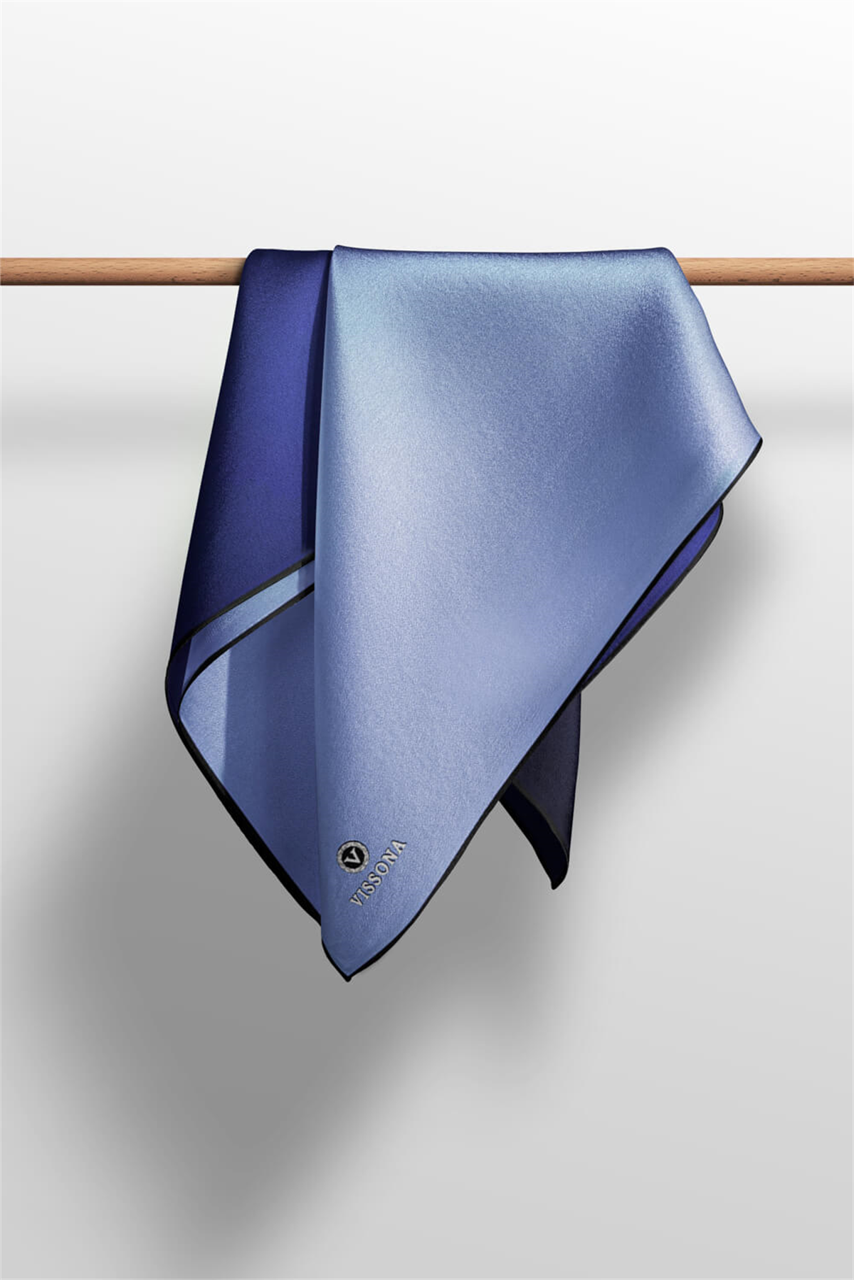 % 57 İPEK % 43 VİSKON Twill İpek Degrade Desenli Lacivert Renkli 90x90 Eşarp Dikim Şekli : El Dikişi