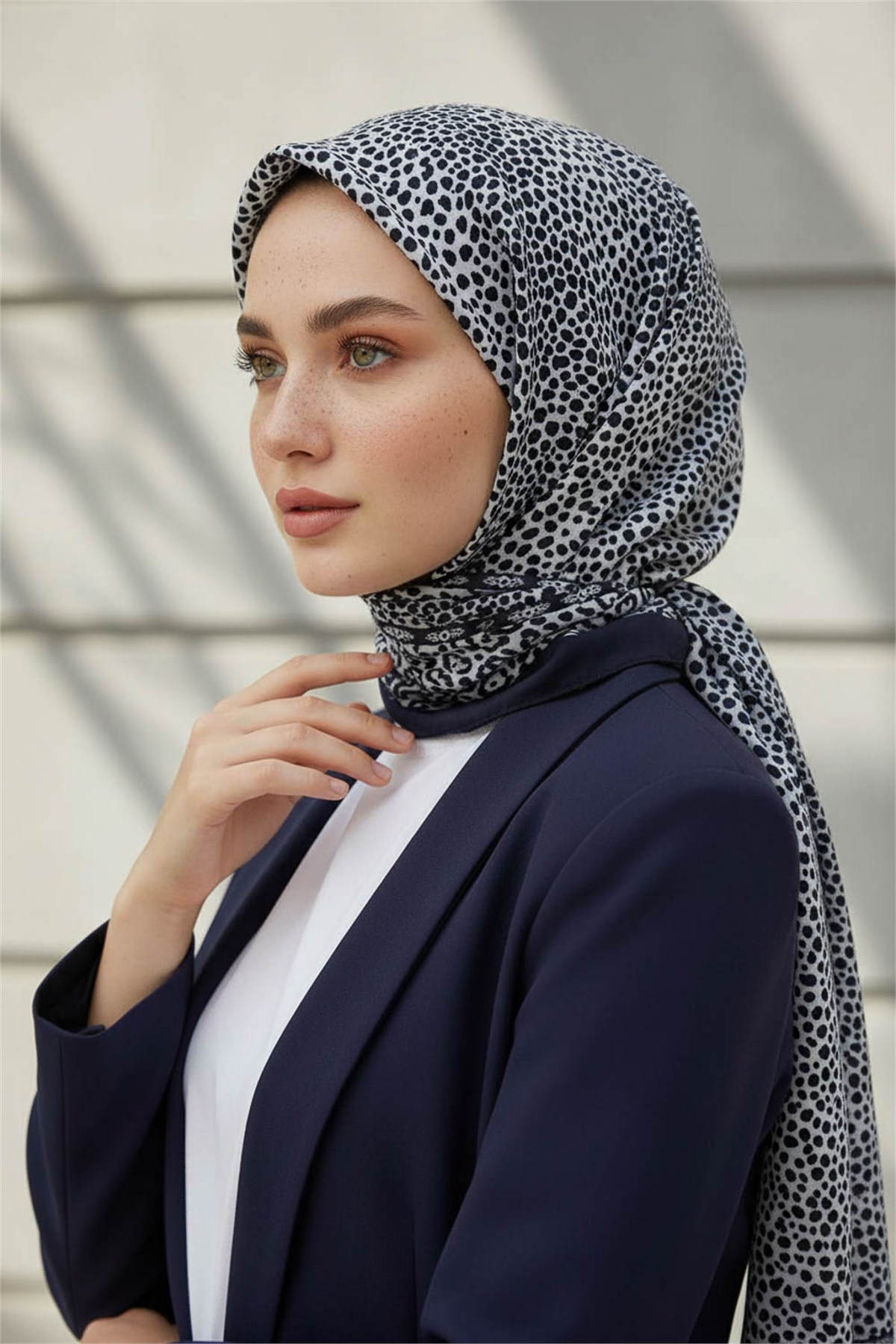 KREP LEOPAR DESENLİ GRİ RENKLİ 75X195 KIRIŞMAZ ŞAL