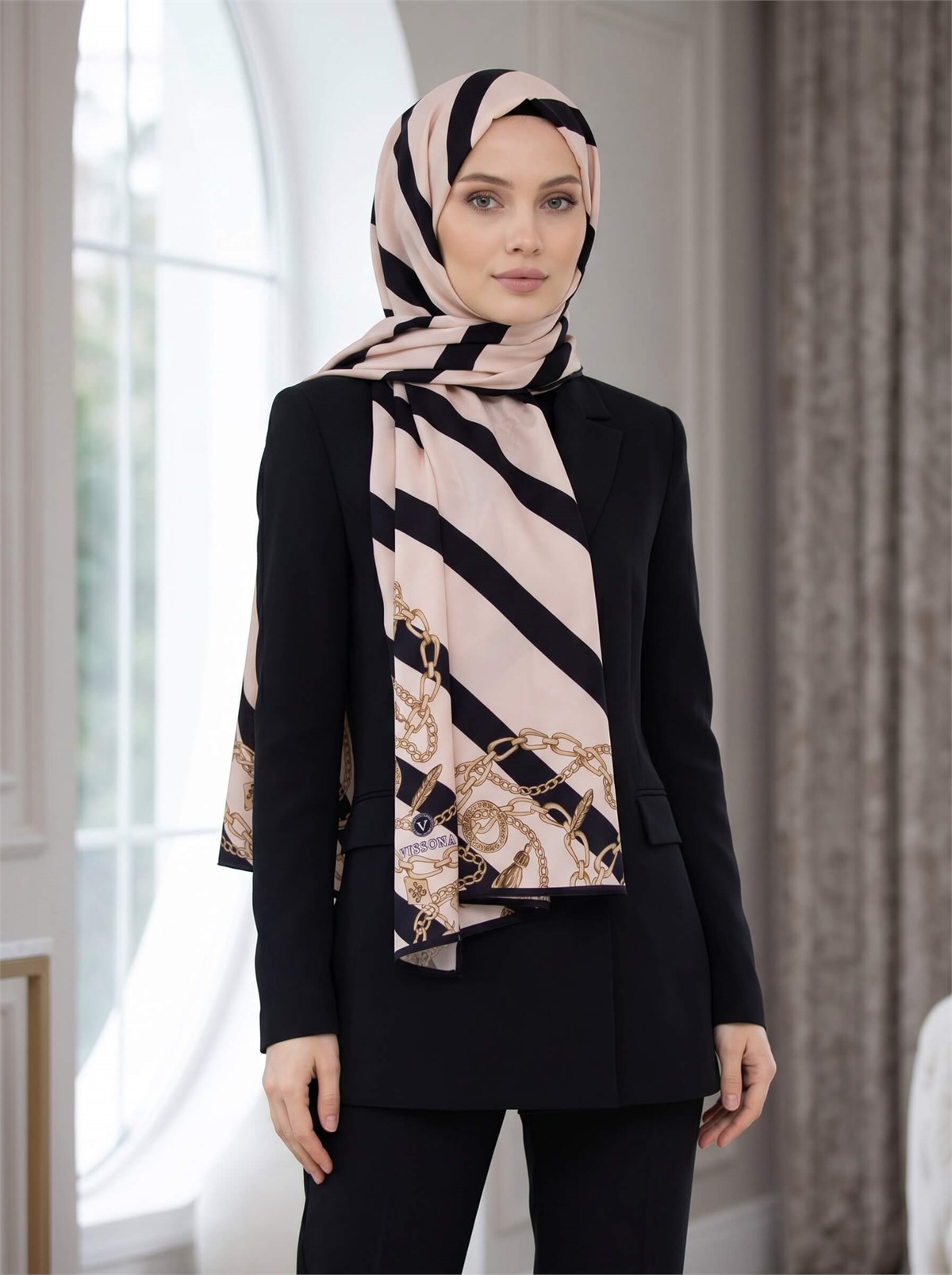 KREP ÇİZGİLİ VE ZİNCİR DESENLİ KREM - SİYAH RENKLİ 75X195 KIRIŞMAZ ŞAL