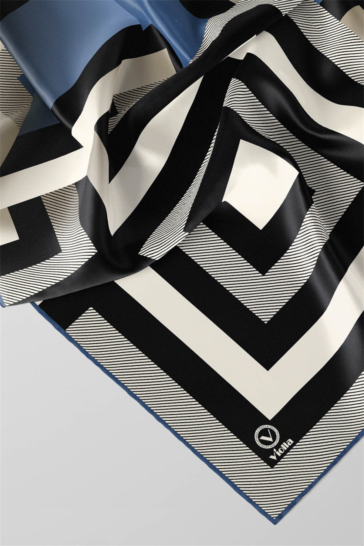 Twill Geometrik Desenli İndigo Renkli 90x90 Eşarp (İpek İçermez) Dikim Şekli : El Dikişi