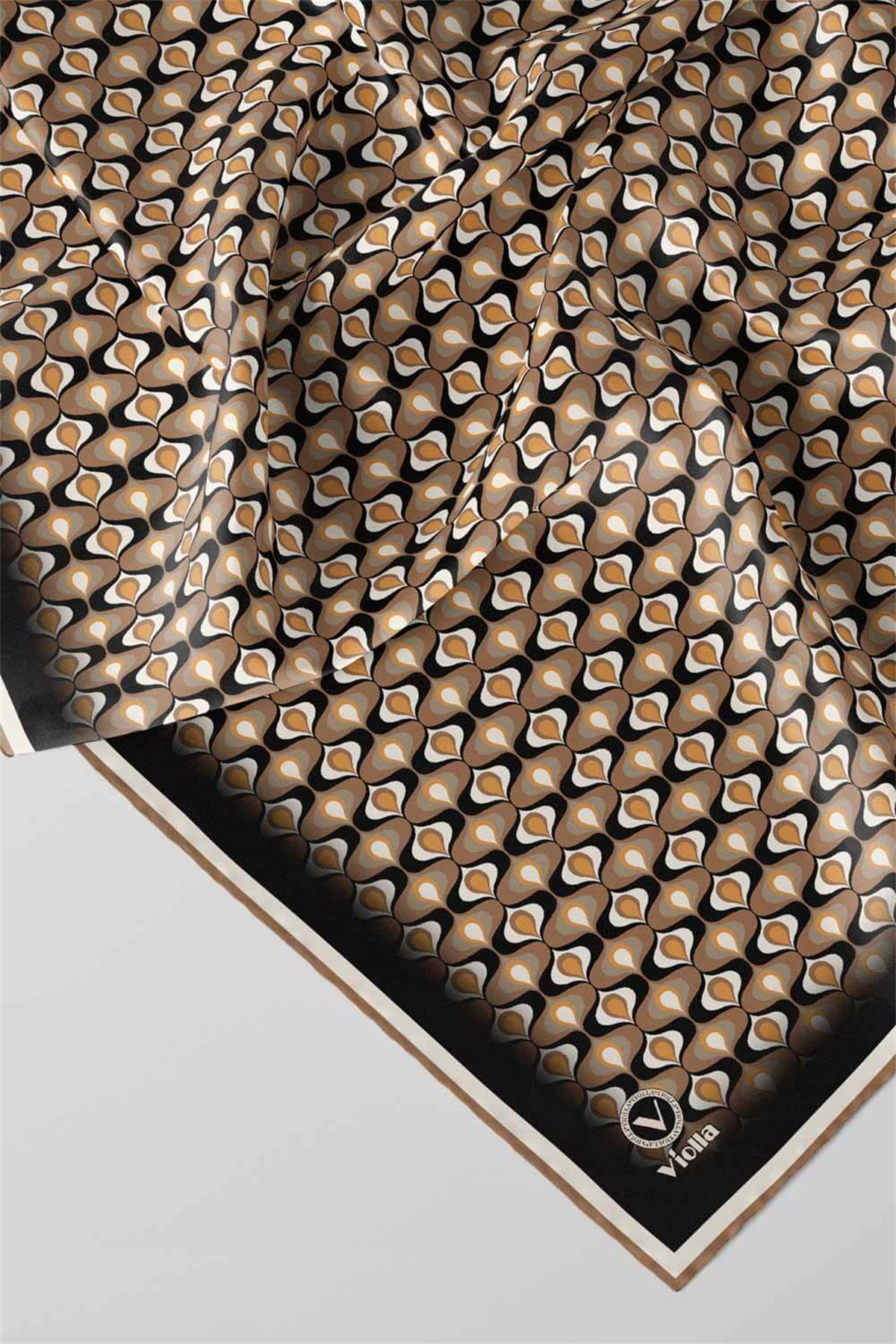 Twill Çıtır Desenli Bej Renkli 90x90 Eşarp (İpek İçermez) Kenar Dikiş Şekli El Dikişli