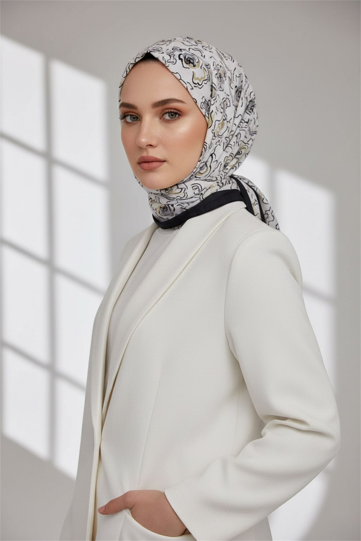 KREP ÇİÇEKLİ GRİ - BEJ MAVİ RENKLİ 75X195 KIRIŞMAZ ŞAL