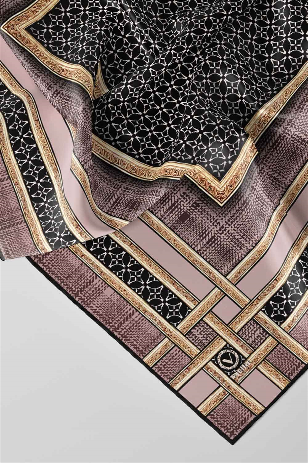 Twill Gold Bordürlü Geometrik Desenli Vizon Renkli 90x90 Eşarp (İpek İçermez) Kenar Dikiş Şekli El Dikişli