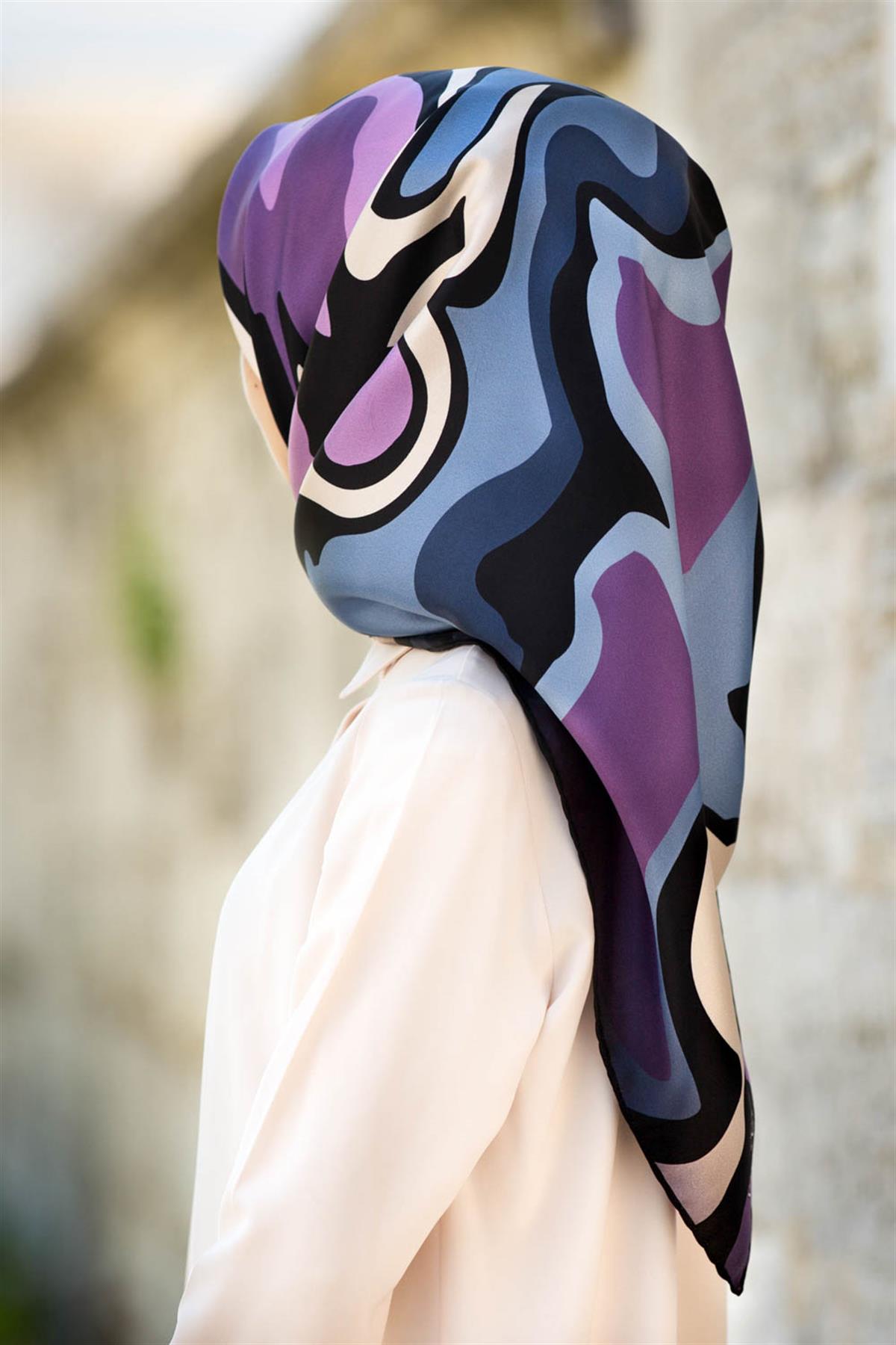 100% Twill İpek Dalga Desenli İndigo - Lila Renkli 90x90 Dikim Şekli : El Dikişi Eşarp