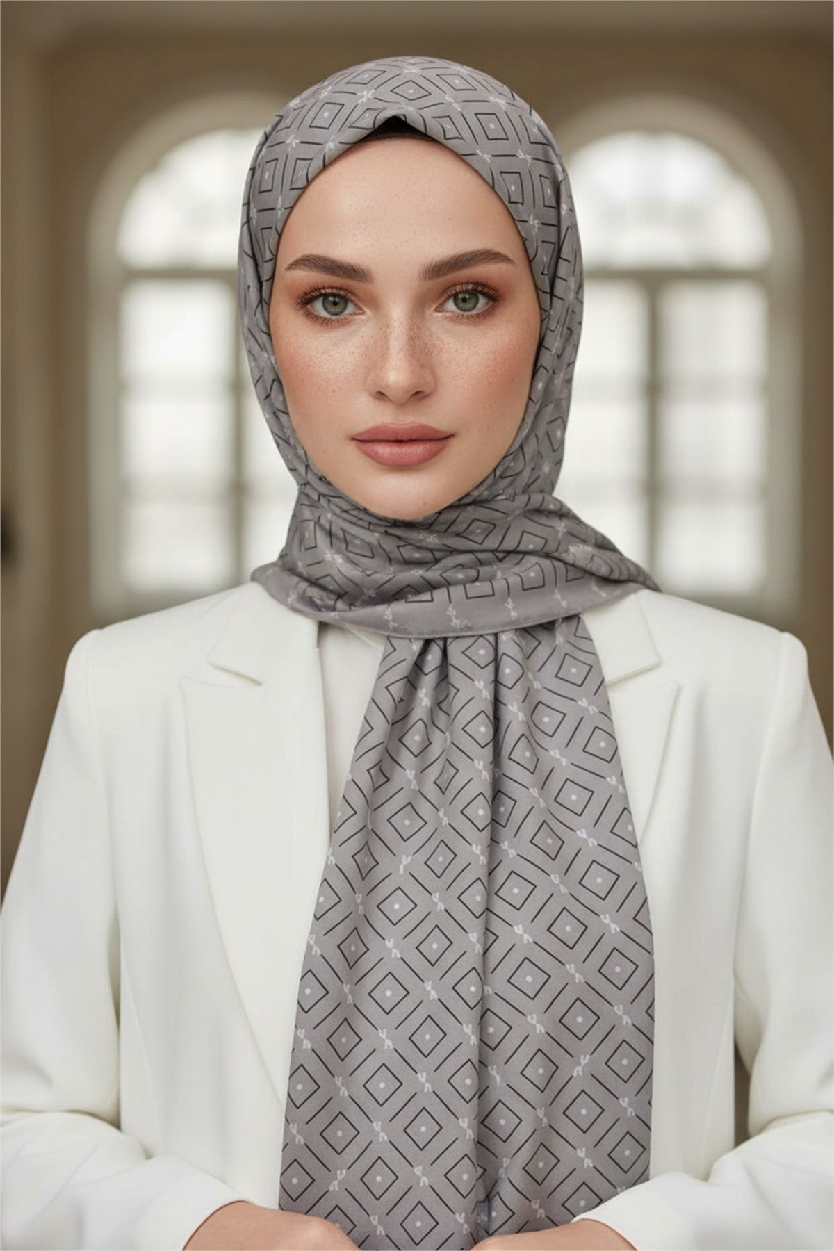KREP GEOMETRİK DESENLİ GRİ RENKLİ 75X195 KIRIŞMAZ ŞAL