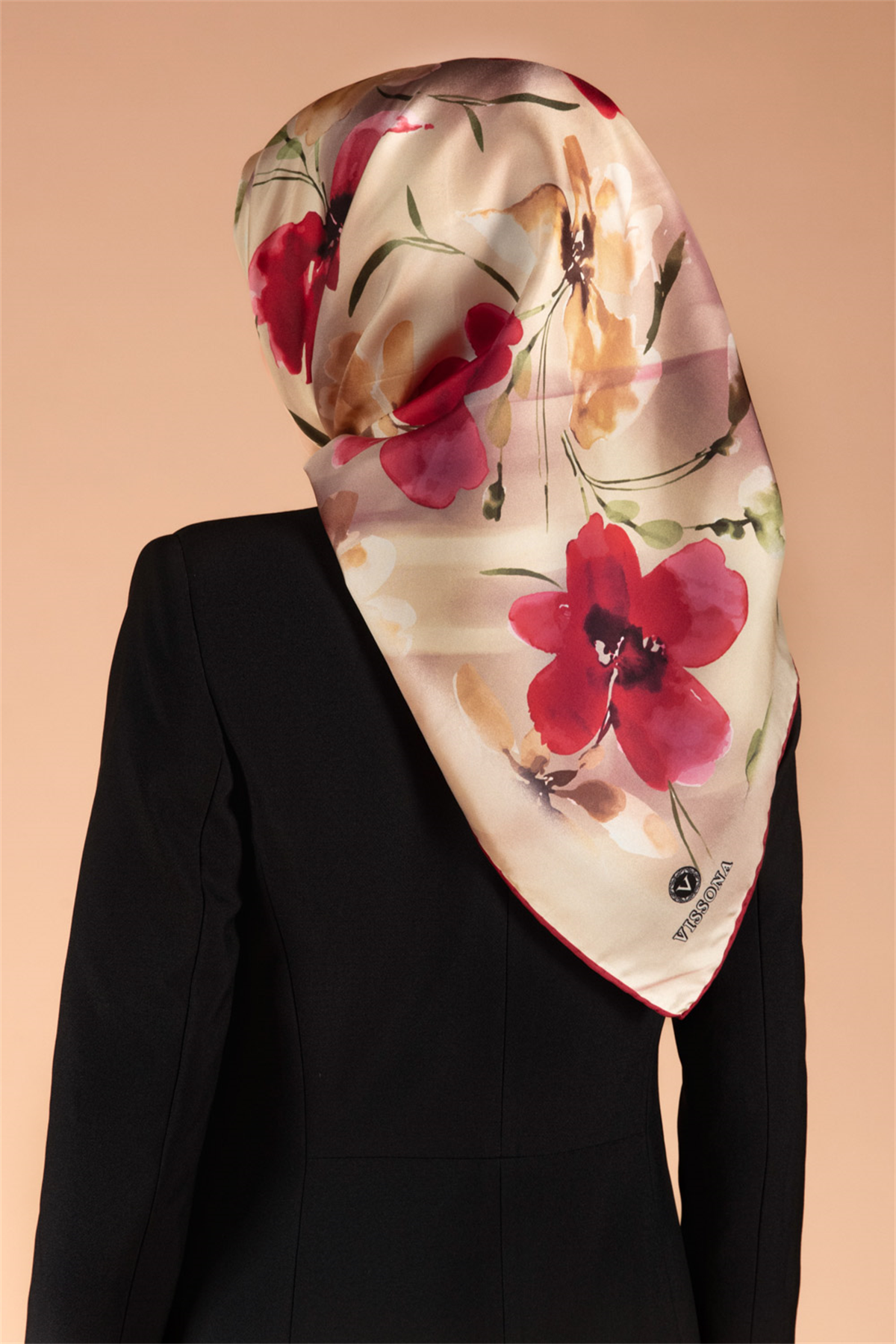 %100 Twill İpek Çiçek Desenli Bej - Bordo Renkli 90x90 Dikim Şekli : El Dikişi Eşarp