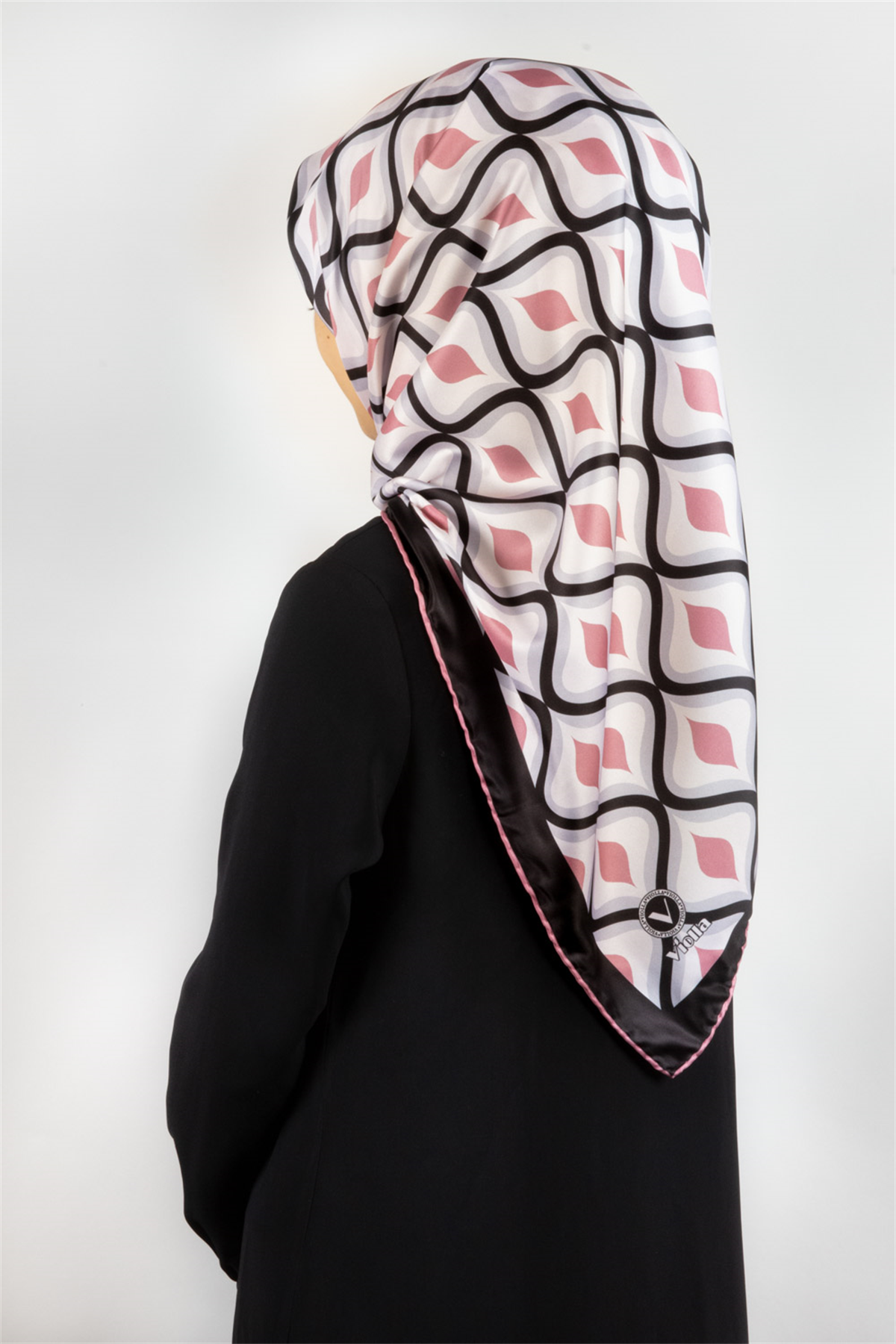 Twill Geometrik Daire Desenli Pudra Renkli 90x90 Eşarp (İpek İçermez) Dikim Şekli : El Dikişi