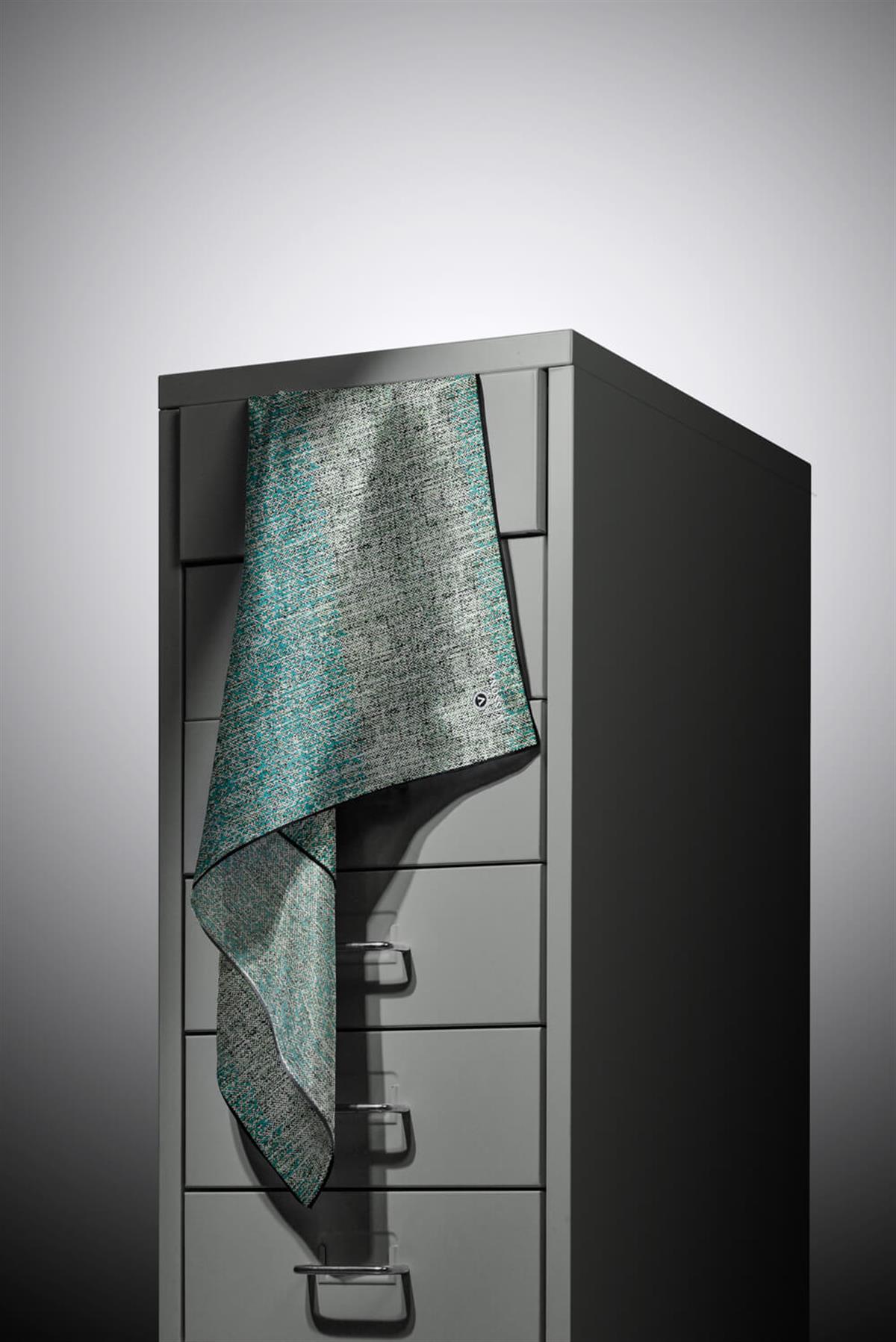 %100 Twill İpek Dokulu Desen Mint Yeşili - Su Yeşili Renkli 90x90 Eşarp Kenar Dikiş Şekli El Dikişli