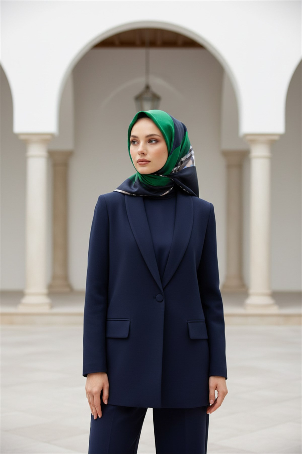 %100 Twill İpek Eşarp 90x90 Zümrüt Yeşili Lacivert Ekose Desenli El Dikişli Kadın Eşarp