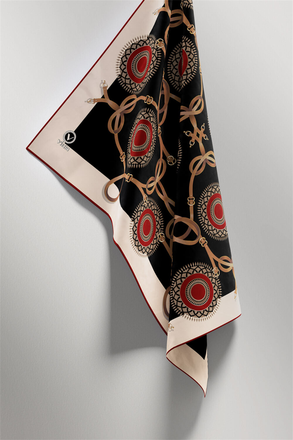 Twill Kemerli Ve Geometrik Desenli Bordo Renkli 90x90 Eşarp (İpek İçermez) Kenar Dikiş Şekli El Dikişli