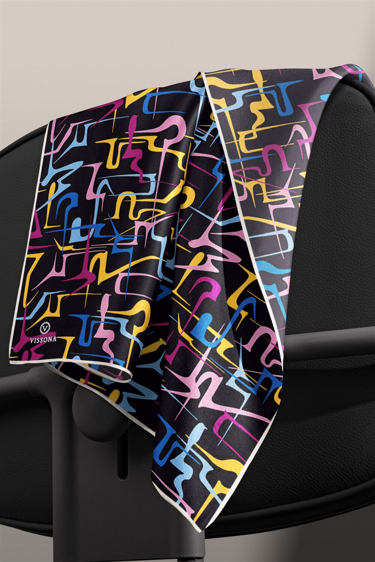 % 57 İPEK % 43 VİSKON Twill İpek Soyut Geometrik Desenli Sarı - Pembe Renkli 90x90 Eşarp Dikim Şekli : El Dikişi