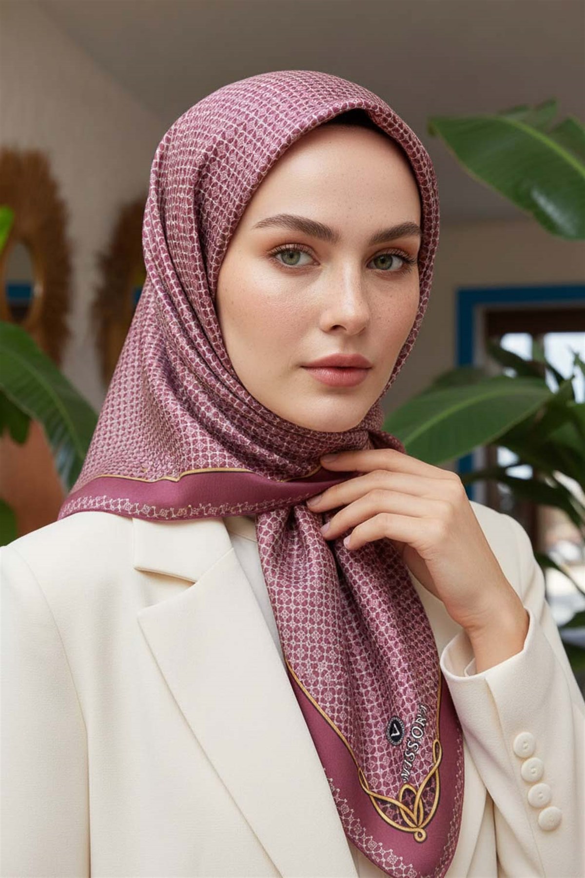 %100 Twill İpek Minik Motif Desenli Gül Kurusu - Krem Renkli 90x90 Eşarp Dikim Şekli : El Dikişi