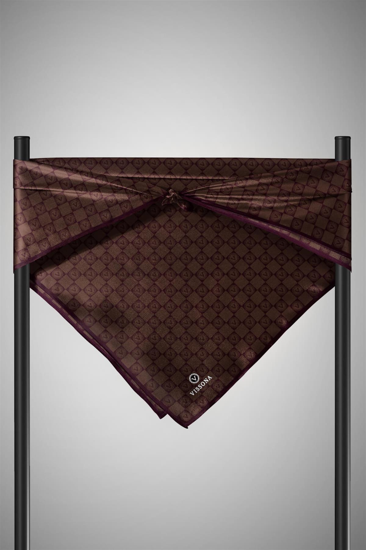 %100 Twill İpek Monogram Desenli Kahverengi Renkli 90x90 Eşarp Dikim Şekli : El Dikişi