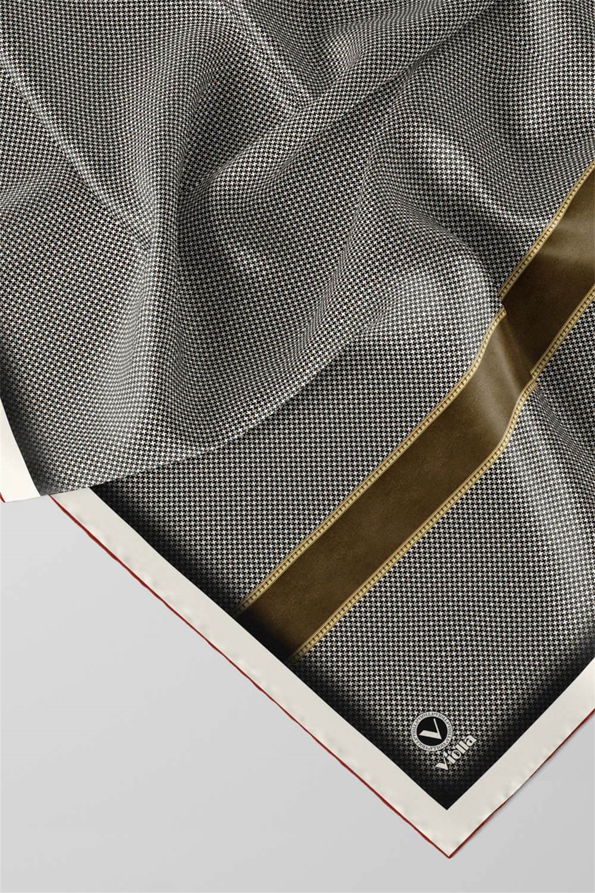 Twill Geometrik ve Kemer Desenli Bordo Renkli 90x90 Eşarp (İpek İçermez) Dikim Şekli : El Dikişi