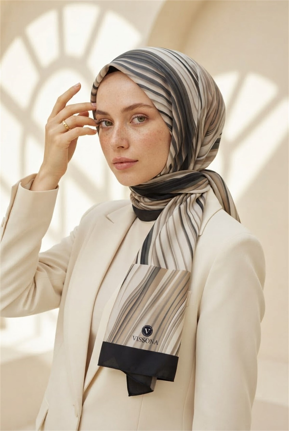 KREP ÇİZGİLİ DESENLİ SİYAH RENKLİ 75X195 KIRIŞMAZ ŞAL