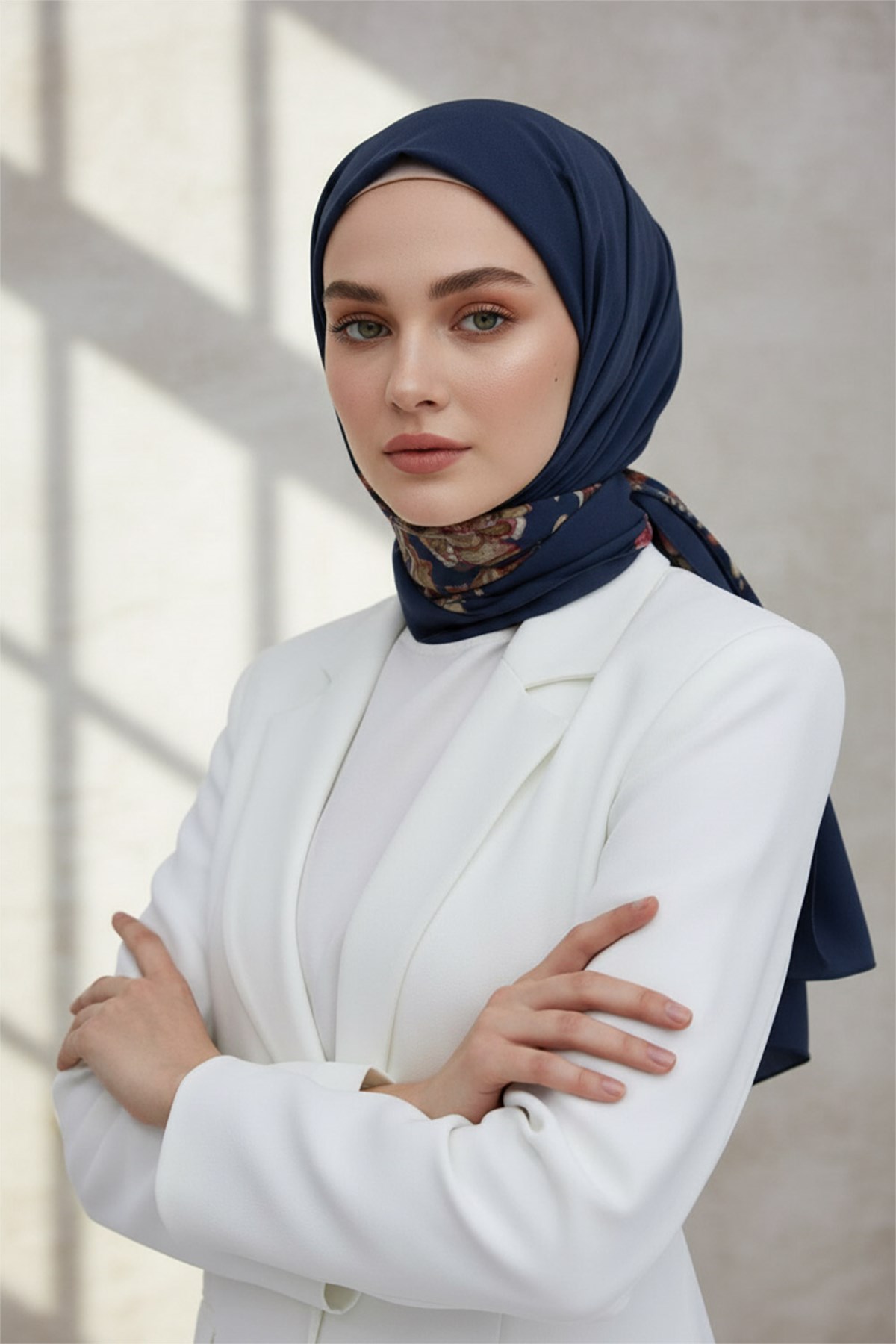 KREP NAKIŞ ÇİÇEK DESENLİ LACİVERT RENKLİ 75X195 KIRIŞMAZ ŞAL