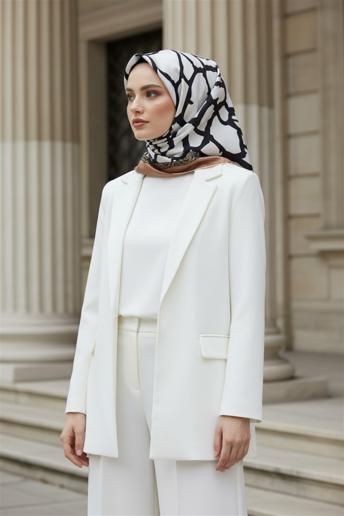 %100 Twill Taş Desenli Bakır - Krem Renkli 90x90 Eşarp Dikim Şekli: El Dikişi