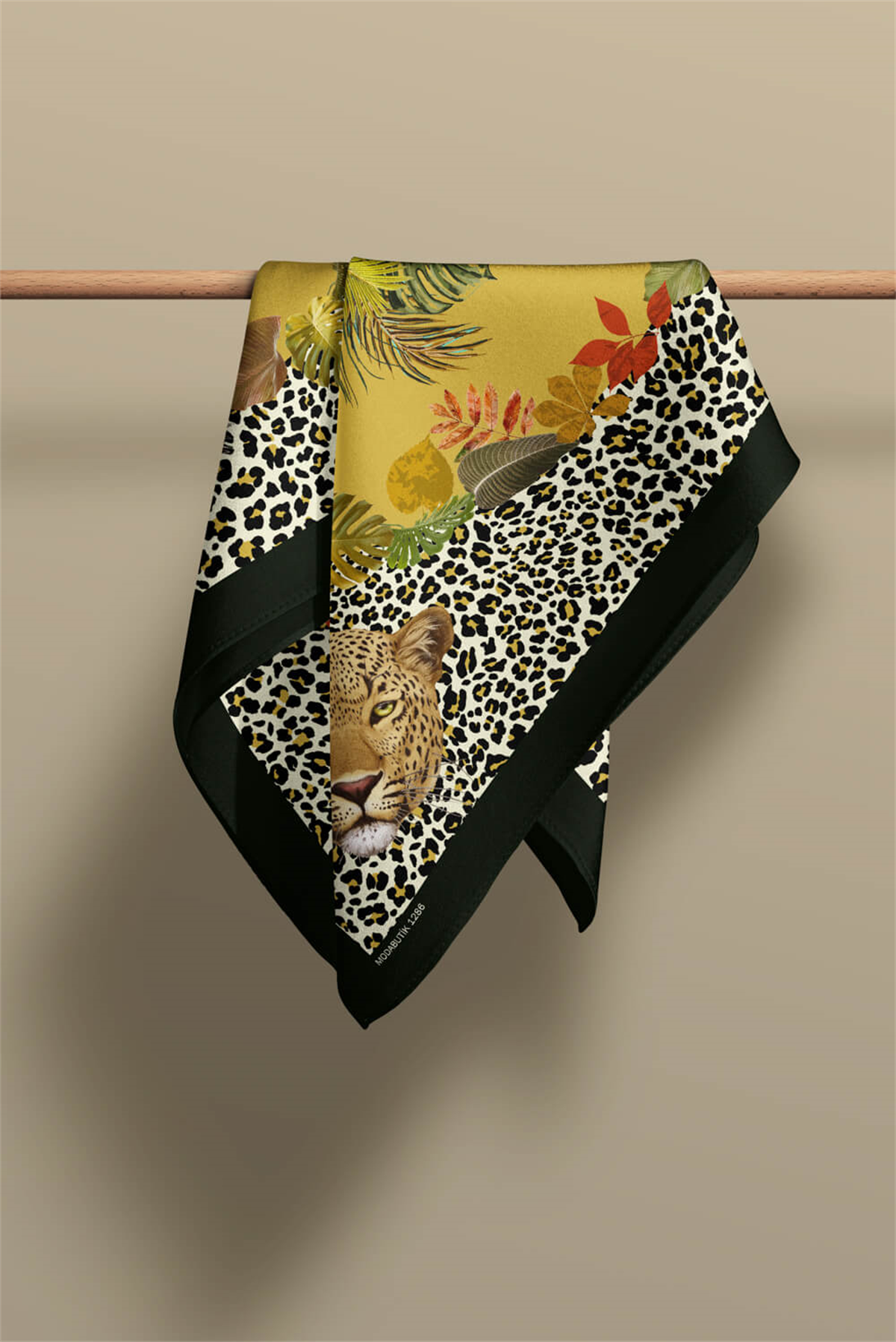 Z17 Kadın Sarı Kaplan Desenli 50x50 Bandana HYL DG01286-22